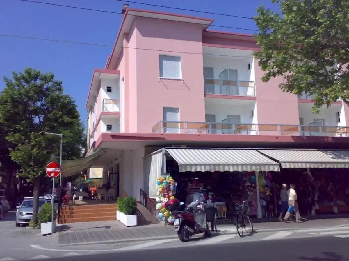 Piccari New Hotel 3*